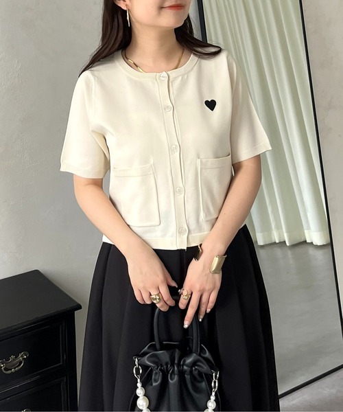 prose verse（プロズヴェール）の「ハート刺繍ハーフスリーブカーディガン（カーディガン/ボレロ・レディース・アイボリー/ブラック/ホワイト系その他・ﾌﾘ-）」の2枚目の写真