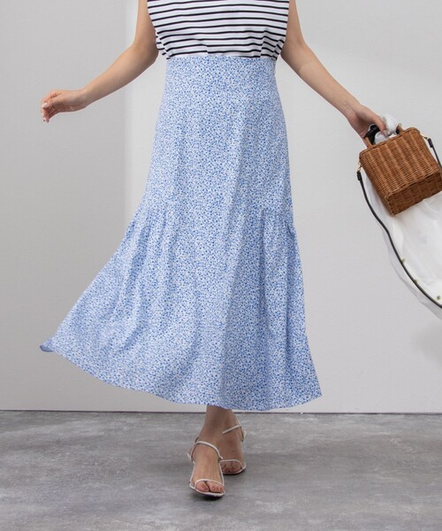 NOLLEY’S（ノーリーズ）の「小花プリントハイウエストギャザースカート（スカート・レディース・ブラック系その他/ブルー系その他・38/36）」の5枚目の写真