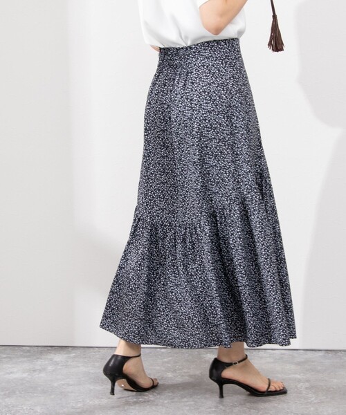 NOLLEY’S（ノーリーズ）の「小花プリントハイウエストギャザースカート（スカート・レディース・ブラック系その他/ブルー系その他・38/36）」の15枚目の写真