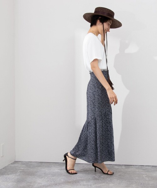 NOLLEY’S（ノーリーズ）の「小花プリントハイウエストギャザースカート（スカート・レディース・ブラック系その他/ブルー系その他・38/36）」の17枚目の写真