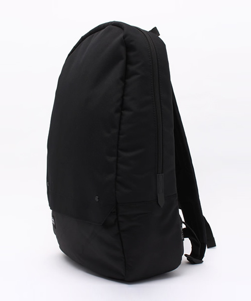 GRAVIS(グラヴィス)の「ユニセックス グラビス トランスポート バックパック GRAVIS TRANSPORT MUSTARD/BLACK(バックパック/リュック・メンズ・ブラック/ブラウン・ONE SIZE)」の3枚目の写真