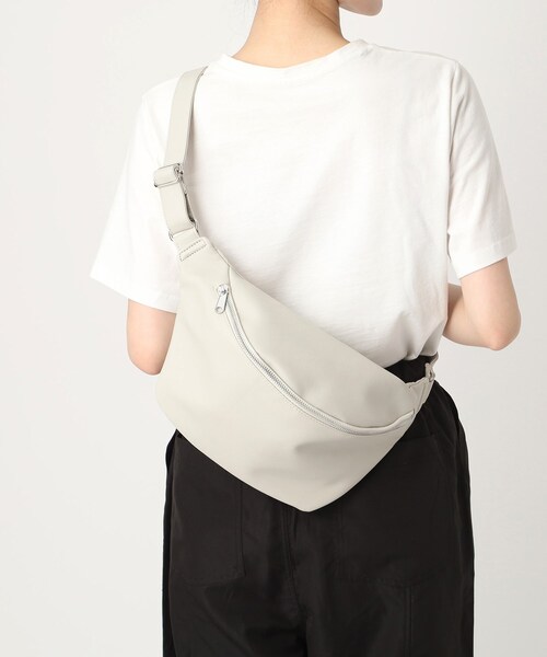 Ober Tashe（オーバータッシェ）の「合皮ボディバッグ（ボディバッグ/ウエストポーチ・レディース・ライトグレー/その他1/ブラック/ベージュ・FREE）」の17枚目の写真