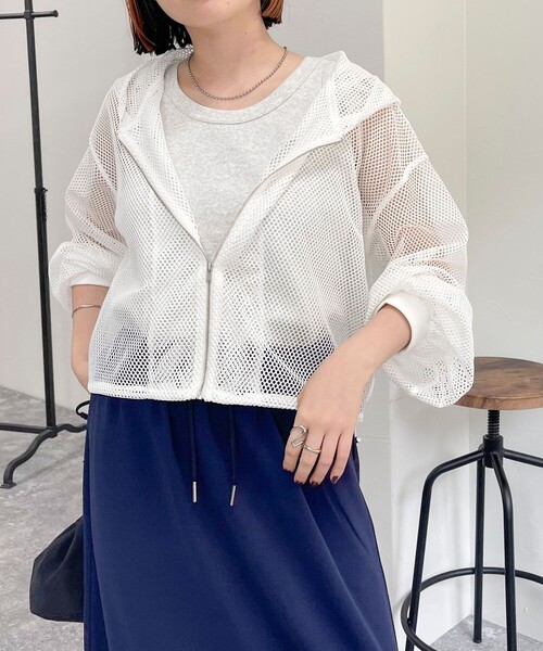 fredy emue（フレディエミュ）の「メッシュパーカー＋タンクトップセット（パーカー・レディース・ブラック/オフホワイト/ベージュ・38）」の2枚目の写真