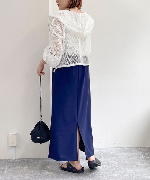 fredy emue（フレディエミュ）の「メッシュパーカー＋タンクトップセット（パーカー・レディース・ブラック/オフホワイト/ベージュ・38）」の6枚目の写真