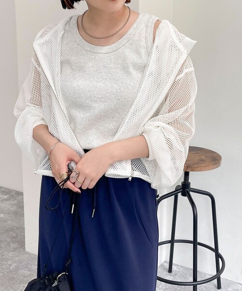 fredy emue（フレディエミュ）の「メッシュパーカー＋タンクトップセット（パーカー・レディース・ブラック/オフホワイト/ベージュ・38）」の13枚目の写真