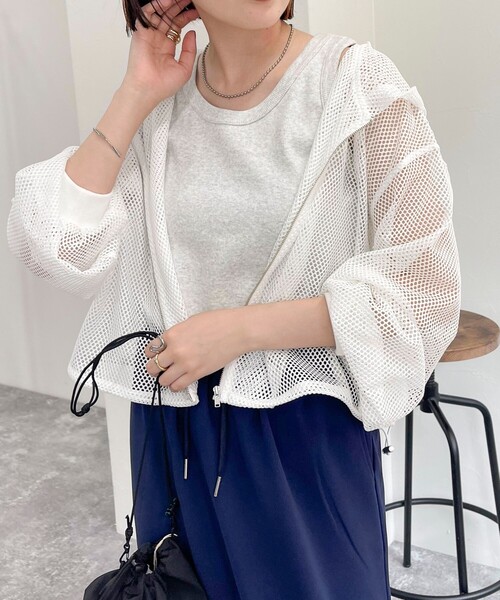 fredy emue（フレディエミュ）の「メッシュパーカー＋タンクトップセット（パーカー・レディース・ブラック/オフホワイト/ベージュ・38）」の14枚目の写真