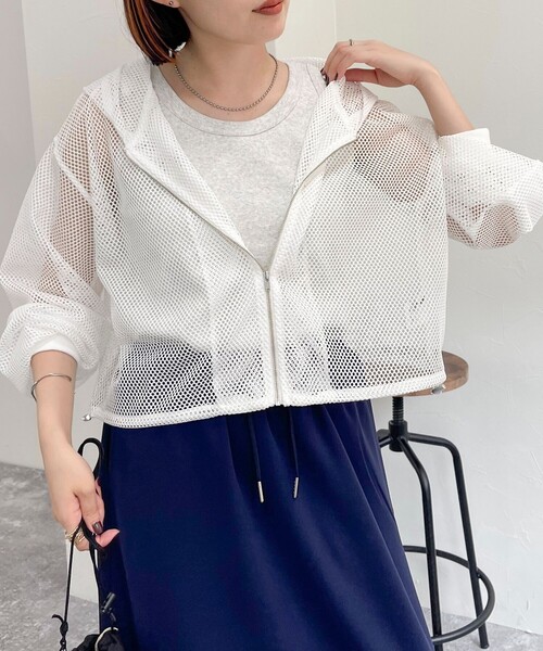 fredy emue（フレディエミュ）の「メッシュパーカー＋タンクトップセット（パーカー・レディース・ブラック/オフホワイト/ベージュ・38）」の16枚目の写真