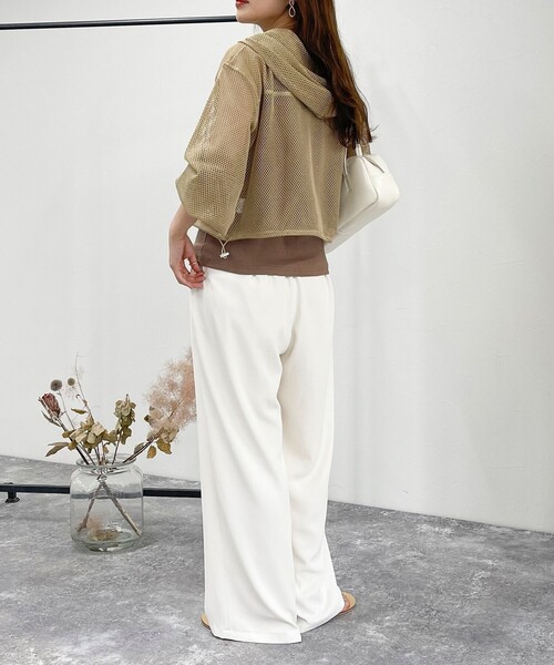 fredy emue（フレディエミュ）の「メッシュパーカー＋タンクトップセット（パーカー・レディース・ブラック/オフホワイト/ベージュ・38）」の20枚目の写真