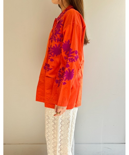 sara mallika(サラ マリカ)の「C.LINEN BIG FLOWER EMB JKT(その他アウター・レディース・オレンジ/イエロー・FREE)」の7枚目の写真