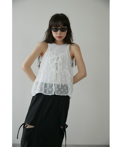 DRWCYS(ドロシーズ)の「フラワーシアートップス(キャミソール・レディース・ブラック/ホワイト・FREE)」の4枚目の写真