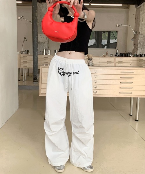 LYEON(リヨン)の「フロントロゴストリングナイロンパンツ(その他パンツ・レディース・ブラック/ブルー/ホワイト/レッド・FREE)」の14枚目の写真