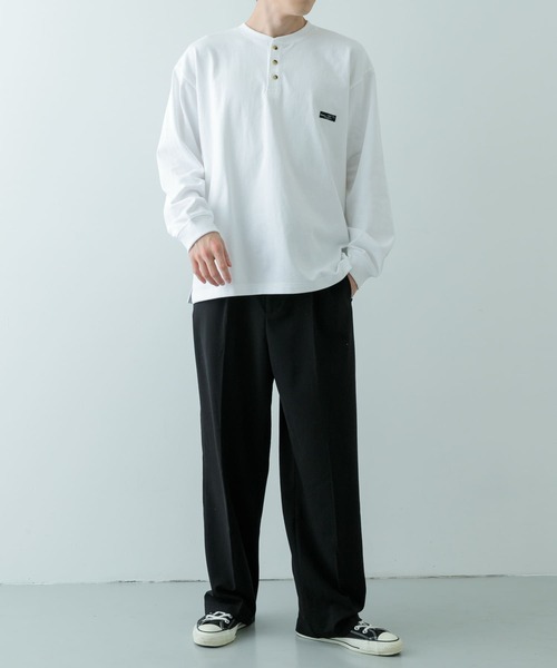 ITEMS URBANRESEARCH(アイテムズ アーバンリサーチ)の「天竺 ワンポイント ヘンリーL.スリーブT(Tシャツ/カットソー・メンズ・ベージュ/その他1/ホワイト/ブルー/ブラック・MEDIUM/LARGE)」の9枚目の写真