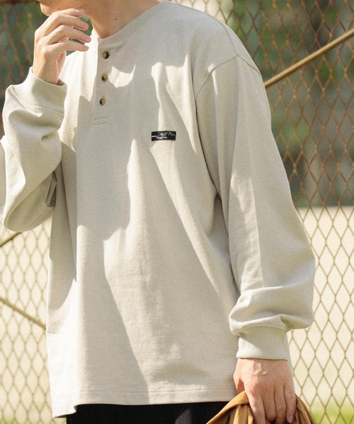 ITEMS URBANRESEARCH(アイテムズ アーバンリサーチ)の「天竺 ワンポイント ヘンリーL.スリーブT(Tシャツ/カットソー・メンズ・ベージュ/その他1/ホワイト/ブルー/ブラック・MEDIUM/LARGE)」の11枚目の写真