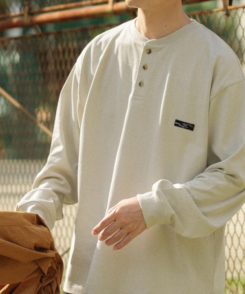 ITEMS URBANRESEARCH(アイテムズ アーバンリサーチ)の「天竺 ワンポイント ヘンリーL.スリーブT(Tシャツ/カットソー・メンズ・ベージュ/その他1/ホワイト/ブルー/ブラック・MEDIUM/LARGE)」の12枚目の写真