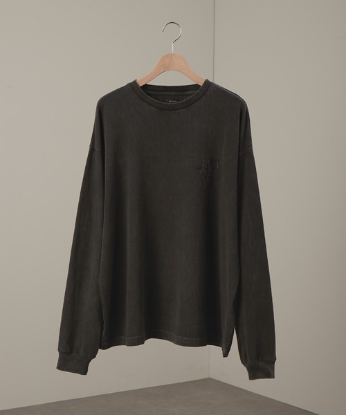 Alfred Alex（アルフレッドアレックス）の「【Alfred Alex】ヴィンテージメイクデザイン ビッグピグメントダメージパッチロゴTシャツ（Tシャツ/カットソー・メンズ・オフホワイト/ブラック/ワイン/チャコールグレー/グレイッシュブルー/ワイン系/ブラック系/ブルー系/ダークグリーン・M/L）」の10枚目の写真