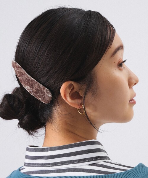 BEAMS BOY(ビームスボーイ)の「ベロア スリーピン(ヘアピン・レディース・ダークブラウン/ブラック/ベージュ/ピンク・ONE SIZE)」の5枚目の写真