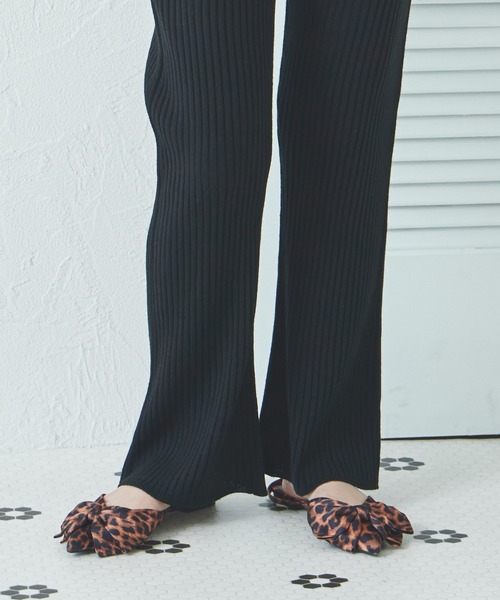 pairmanon(ペアマノン)の「【リンクコーデ】【ママサイズ】リブ編み ニット フレア パンツ(その他パンツ・レディース・ベージュ/ブラウン/グレー/ブラック・M/S)」の6枚目の写真