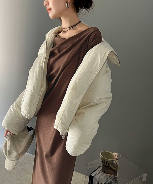 classicalelf(クラシカルエルフ)の「大人女性のきれいめリラックススタイル。フライスカットソードレープロングワンピース(ワンピース・レディース・ブラウン/オートミール/チャコール・X-LARGE/SMALL/MEDIUM/LARGE)」の11枚目の写真