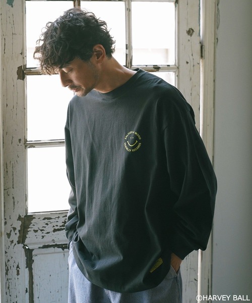 SMILEY FACE(スマイリーフェイス)の「【SMILEY FACE(スマイリーフェイス)】HELLOSMILEY長袖Tシャツ(Tシャツ/カットソー・メンズ・ブラック/グレー/オフホワイト/その他1・MEDIUM/LARGE)」の14枚目の写真