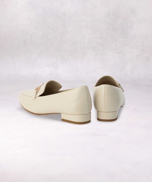 Right-on（ライトオン）の「【跳べるパンプス】ビットモチーフローファー（ローファー・レディース・ライトベージュ/ブラック/グレー・37inch/38inch/39inch/40inch/35inch/36inch）」の8枚目の写真