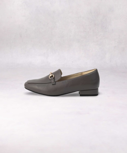 Right-on（ライトオン）の「【跳べるパンプス】ビットモチーフローファー（ローファー・レディース・ライトベージュ/ブラック/グレー・37inch/38inch/39inch/40inch/35inch/36inch）」の6枚目の写真