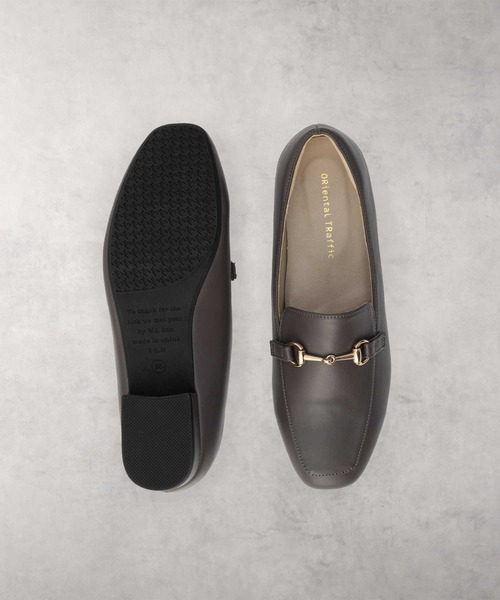 Right-on（ライトオン）の「【跳べるパンプス】ビットモチーフローファー（ローファー・レディース・ライトベージュ/ブラック/グレー・37inch/38inch/39inch/40inch/35inch/36inch）」の5枚目の写真