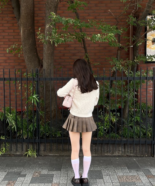 Judin（ジュディン）の「ハートボタンケーブルカーディガン【JD】（ニット/セーター・レディース・アイボリー/グレー/レッド・FREE）」の9枚目の写真