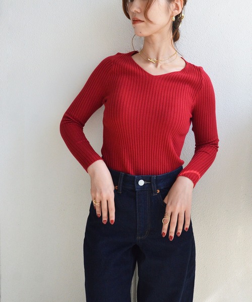 styiro(スタイロ)の「Vネックなめらかリブニット(ニット/セーター・レディース・ベージュ/ブラウン/レッド/ブラック・FREE)」の19枚目の写真