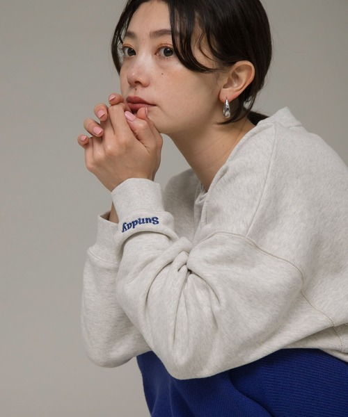 URBAN RESEARCH Sonny Label（アーバンリサーチサニーレーベル）の「Sundayオーバースウェット（スウェット・レディース・ブラウン/ネイビー/オートミール・FREE）」の21枚目の写真