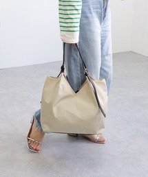 ベルトハンドルＶカットトートバッグ