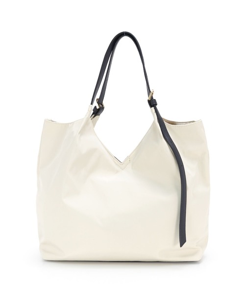 T・S・L（ティーエスエル）の「ベルトハンドルＶカットトートバッグ（トートバッグ・レディース・アイボリー/ブラック/グレイッシュベージュ・FREE）」の12枚目の写真