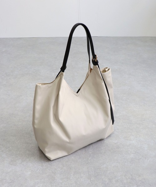 T・S・L（ティーエスエル）の「ベルトハンドルＶカットトートバッグ（トートバッグ・レディース・アイボリー/ブラック/グレイッシュベージュ・FREE）」の8枚目の写真