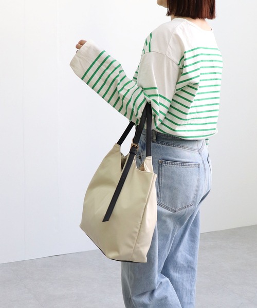 T・S・L（ティーエスエル）の「ベルトハンドルＶカットトートバッグ（トートバッグ・レディース・アイボリー/ブラック/グレイッシュベージュ・FREE）」の22枚目の写真