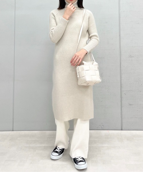 &soiree(アンドソワレ)の「【&soiree】タートルネックリブニットワンピース(CP)(ワンピース・レディース・ベージュ/ブラック/グレー/オフホワイト・FREE)」の17枚目の写真