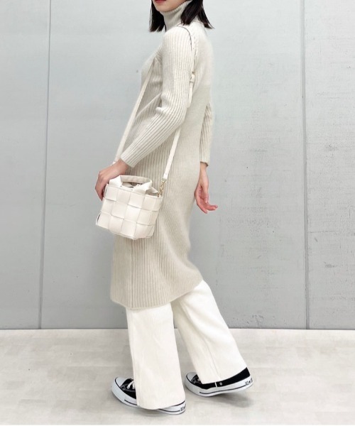 &soiree(アンドソワレ)の「【&soiree】タートルネックリブニットワンピース(CP)(ワンピース・レディース・ベージュ/ブラック/グレー/オフホワイト・FREE)」の21枚目の写真