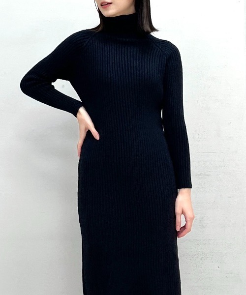 &soiree(アンドソワレ)の「【&soiree】タートルネックリブニットワンピース(CP)(ワンピース・レディース・ベージュ/ブラック/グレー/オフホワイト・FREE)」の12枚目の写真