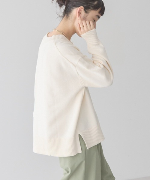 M_  V NECK CUT プルオーバー アイボリー Z Supply Homebody V-Neck Sweatshirt In Oatmeal | Red Dress