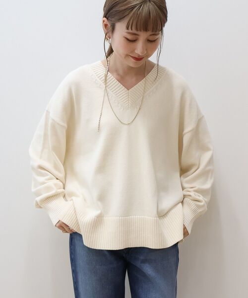 M_  V NECK CUT プルオーバー アイボリー Z Supply Homebody V-Neck Sweatshirt In Oatmeal | Red Dress