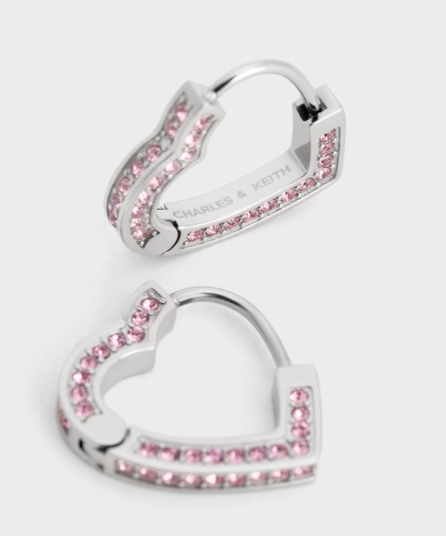 CHARLES & KEITH(チャールズ & キース)の「Malorie マロリー クリスタルハートフープピアス(ピアス(両耳用)・レディース・ゴールド/シルバー/ゴールド系その他・FREE)」の6枚目の写真