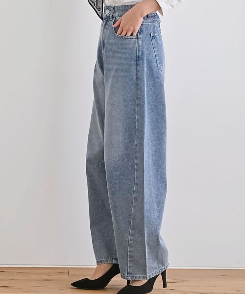 rps（アールピーエス）の「デニムバレルレッグパンツ（デニムパンツ・レディース・ブルー/ブラック/ネイビー・フリー）」の17枚目の写真