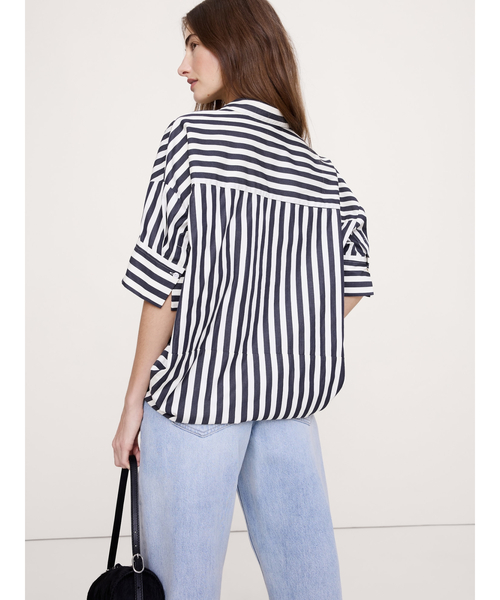 Banana Republic(バナナリパブリック)の「◇オーバーサイズ ポップオーバートップス(シャツ/ブラウス・レディース・ホワイト/ホワイト×ブルー/ブルー・S/M/L/XS)」の9枚目の写真