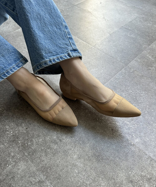 Chez toi(シェトワ)の「チュールフラットシューズ(パンプス・レディース・ブラック/ブラック系その他/ベージュ・SMALL/MEDIUM/LARGE)」の9枚目の写真