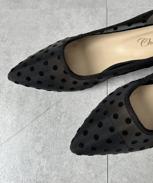 Chez toi(シェトワ)の「チュールフラットシューズ(パンプス・レディース・ブラック/ブラック系その他/ベージュ・SMALL/MEDIUM/LARGE)」の6枚目の写真