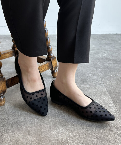 Chez toi(シェトワ)の「チュールフラットシューズ(パンプス・レディース・ブラック/ブラック系その他/ベージュ・SMALL/MEDIUM/LARGE)」の4枚目の写真