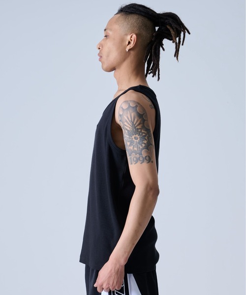 FUBU（ フブ）の「FUBU フブ ブランド 筆記体 ロゴ 刺繍 Uネック タンクトップ インナーシャツ（タンクトップ・メンズ・ホワイト/ブラック・M/L/XL/XXL）」の12枚目の写真