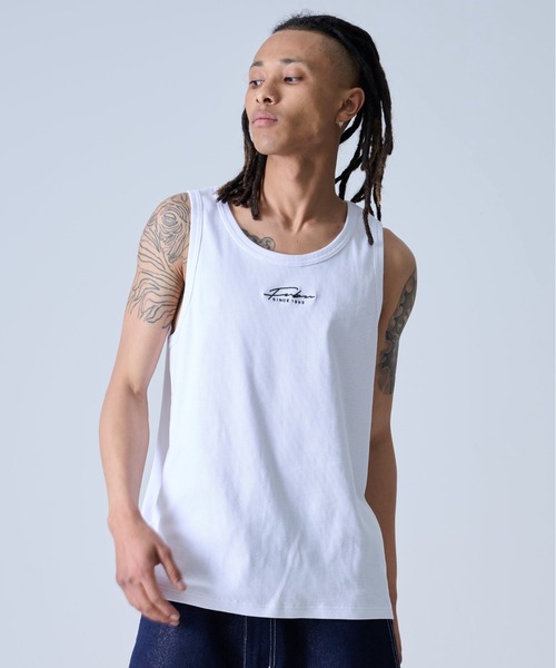 FUBU（ フブ）の「FUBU フブ ブランド 筆記体 ロゴ 刺繍 Uネック タンクトップ インナーシャツ（タンクトップ・メンズ・ホワイト/ブラック・M/L/XL/XXL）」の5枚目の写真