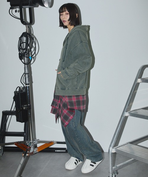 Anchor Smith（アンカー スミス）の「ヴィンテージ加工サークルロゴ刺繍 ダブルジップパーカー（パーカー・レディース・ブラック/ワイン/ブラウン/ネイビー/チャコール/ライトグレー/杢グレー・M/L）」の21枚目の写真