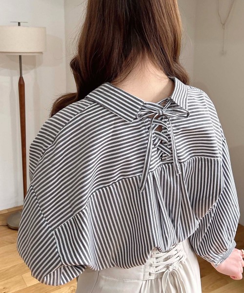 INGNI（イング）の「【7分袖】多種ボタン後ろレースアップタケノコタックシャツ（シャツ/ブラウス・レディース・イエロー/サックスブルー系8/ネイビー系2/オフホワイト/ライトグリーン系8/ブラック系1/イエロー系その他5・M）」の3枚目の写真