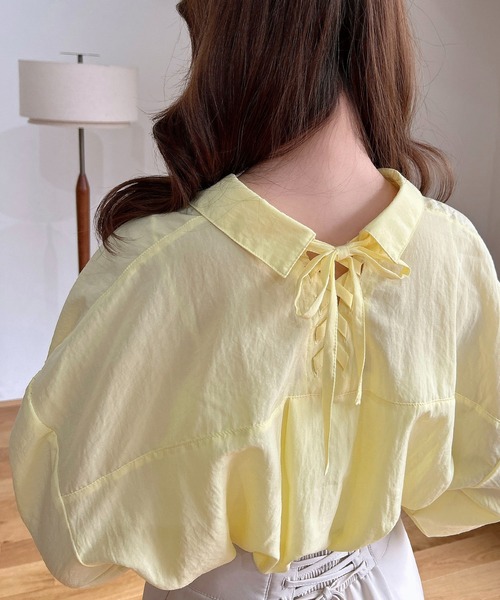 INGNI（イング）の「【7分袖】多種ボタン後ろレースアップタケノコタックシャツ（シャツ/ブラウス・レディース・イエロー/サックスブルー系8/ネイビー系2/オフホワイト/ライトグリーン系8/ブラック系1/イエロー系その他5・M）」の6枚目の写真