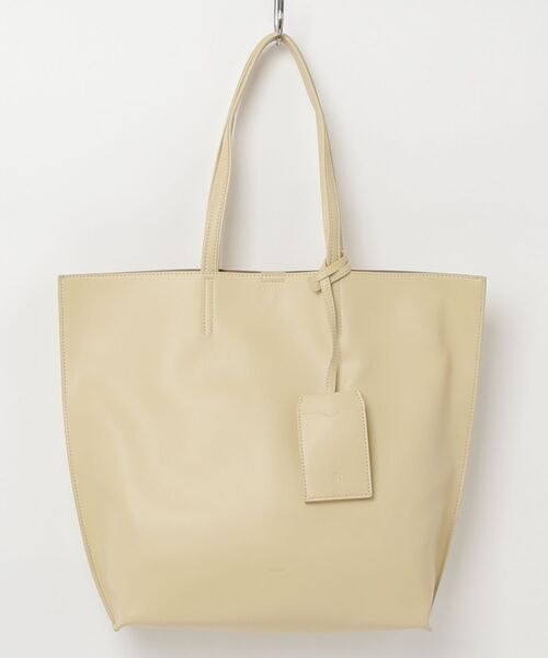 Beau're（ヴュレ）の「【BEAURE/ビュレ】パスケース付き A4 トート（トートバッグ・レディース・シルバー/ブラック/ベージュ/イエロー・FREE）」の3枚目の写真